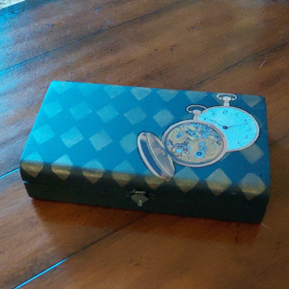 Small Re-Designed Dresser Valet